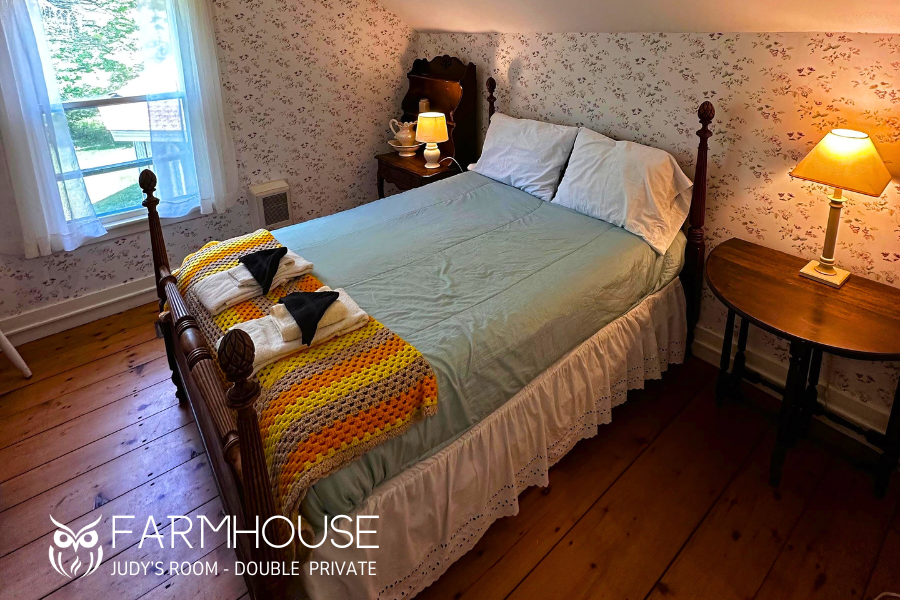 retreat rental double bed rowe ma